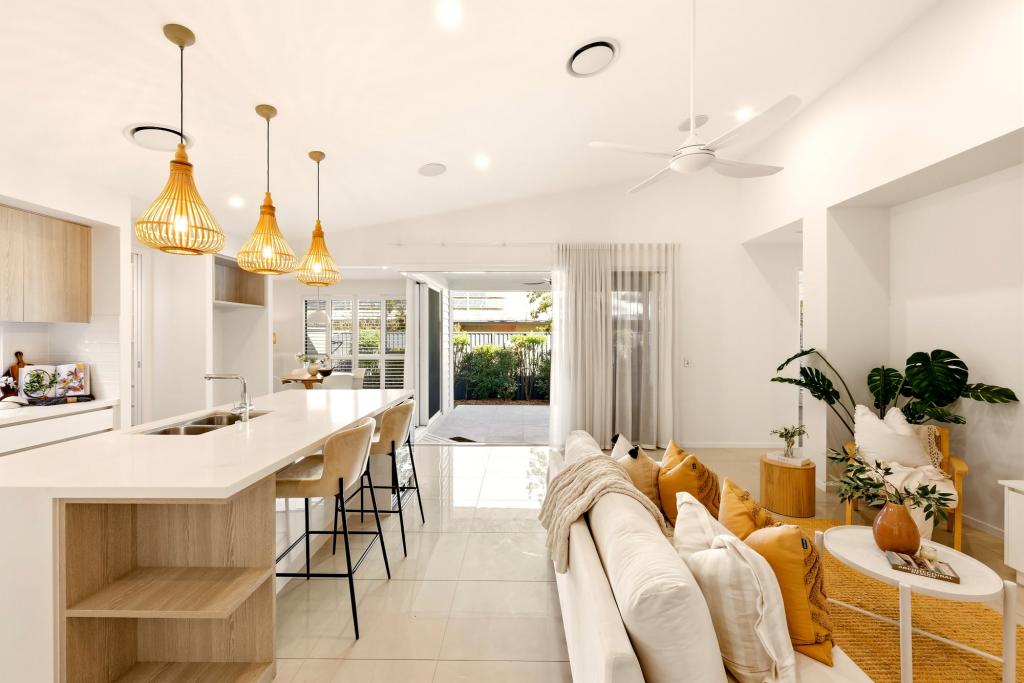 2/40 Menzies Dr, Pacific Paradise, QLD 4564
