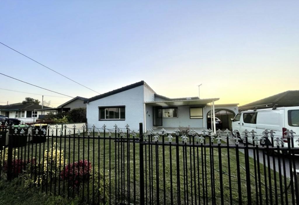 11 Ives Ave, Liverpool, NSW 2170