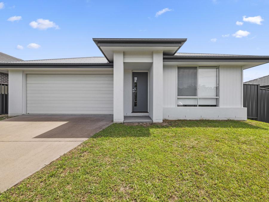 4 Rockpool Ave, Sandy Beach, NSW 2456