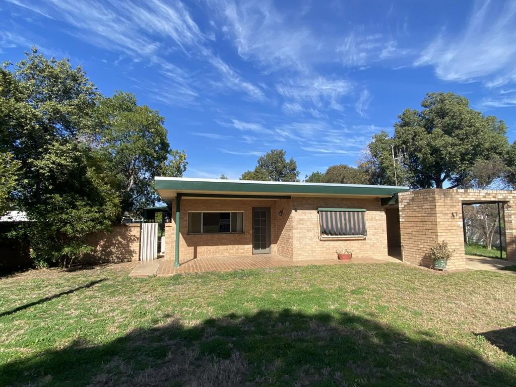 25 Second Ave, Narromine, NSW 2821