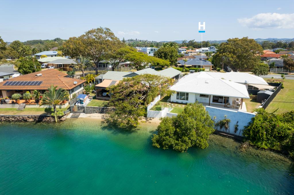 1/2 Crystal Waters Dr, Tweed Heads, NSW 2485