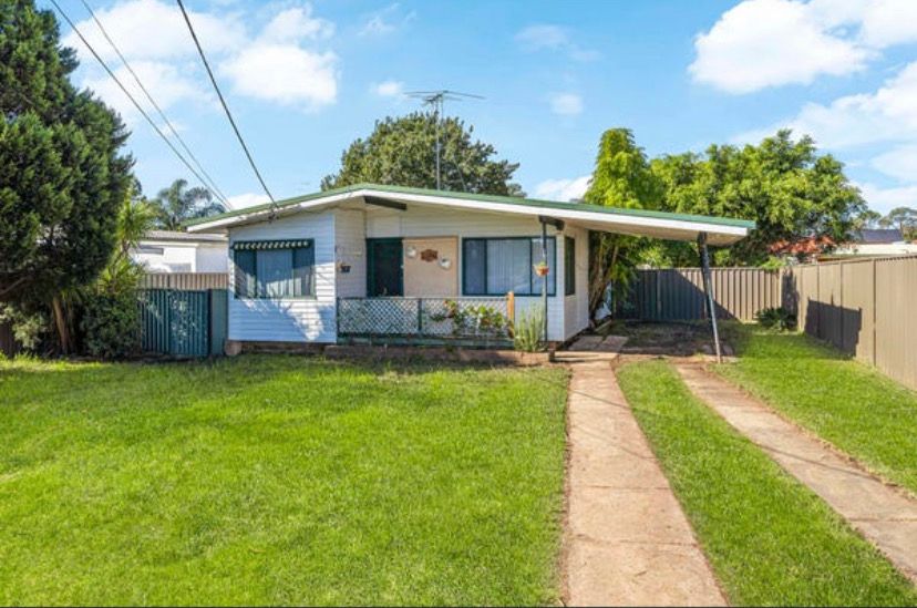 16 Wendouree St, Busby, NSW 2168