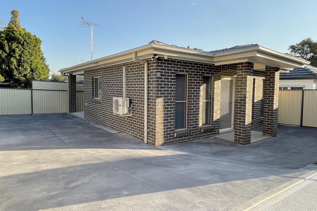 18 MERLEN CRES, YAGOONA, NSW 2199