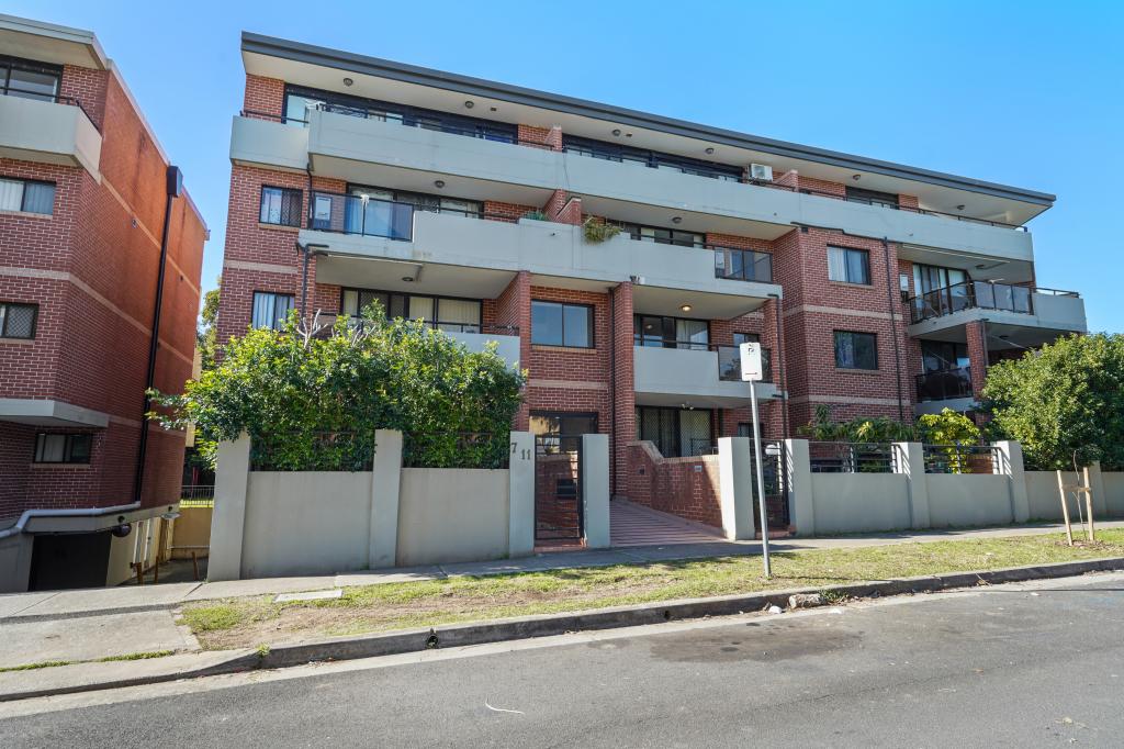 21/11 Kitchener Ave, Regents Park, NSW 2143