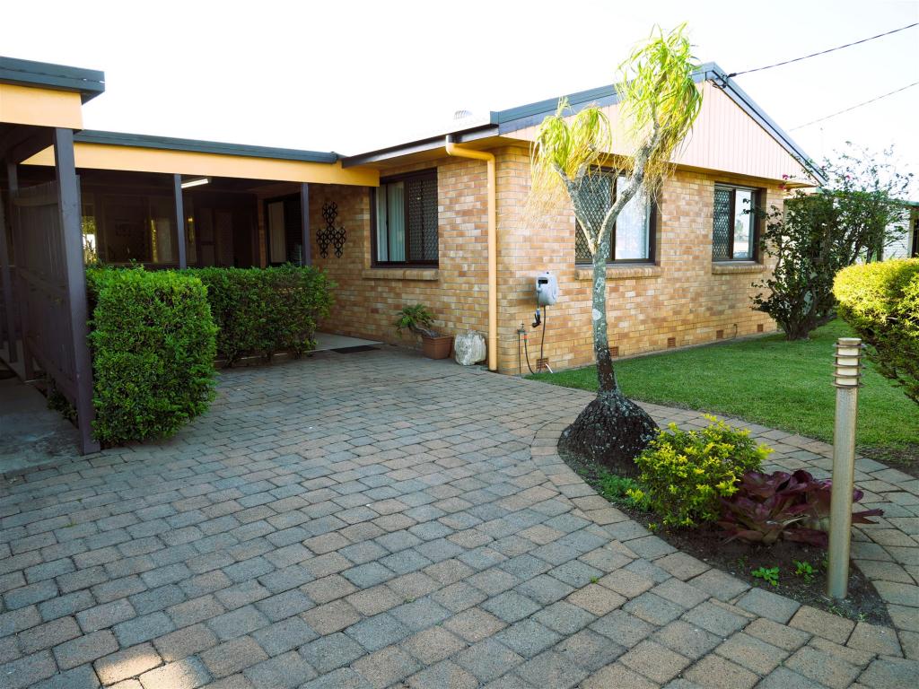 50 Gaffel St, Svensson Heights, QLD 4670