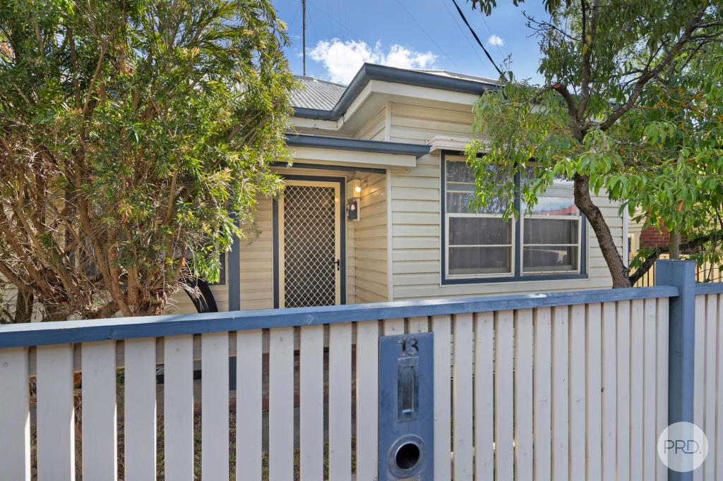 13 Little Clyde St, Soldiers Hill, VIC 3350