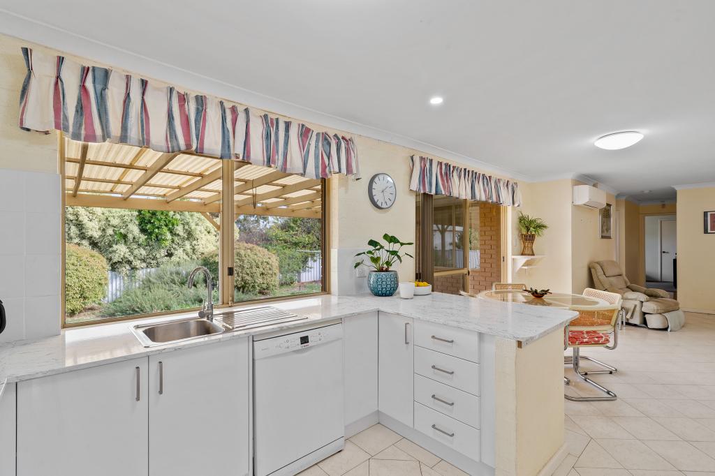 15 Pepperwood Rise, Halls Head, WA 6210