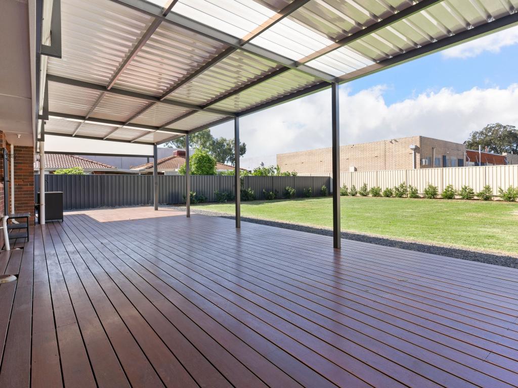 8 Tooting St, Beckenham, WA 6107