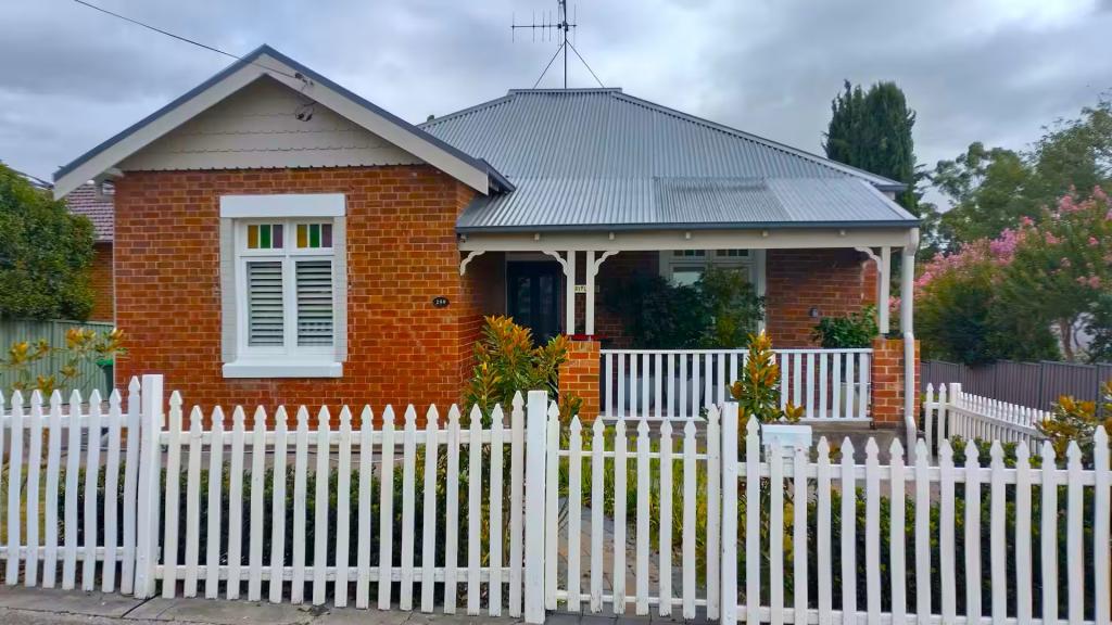 259 Bentinck St, Bathurst, NSW 2795