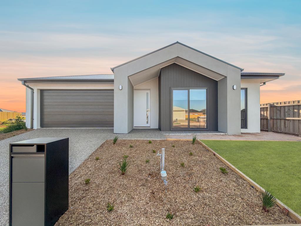 9 Bluestar Gr, Thornhill Park, VIC 3335
