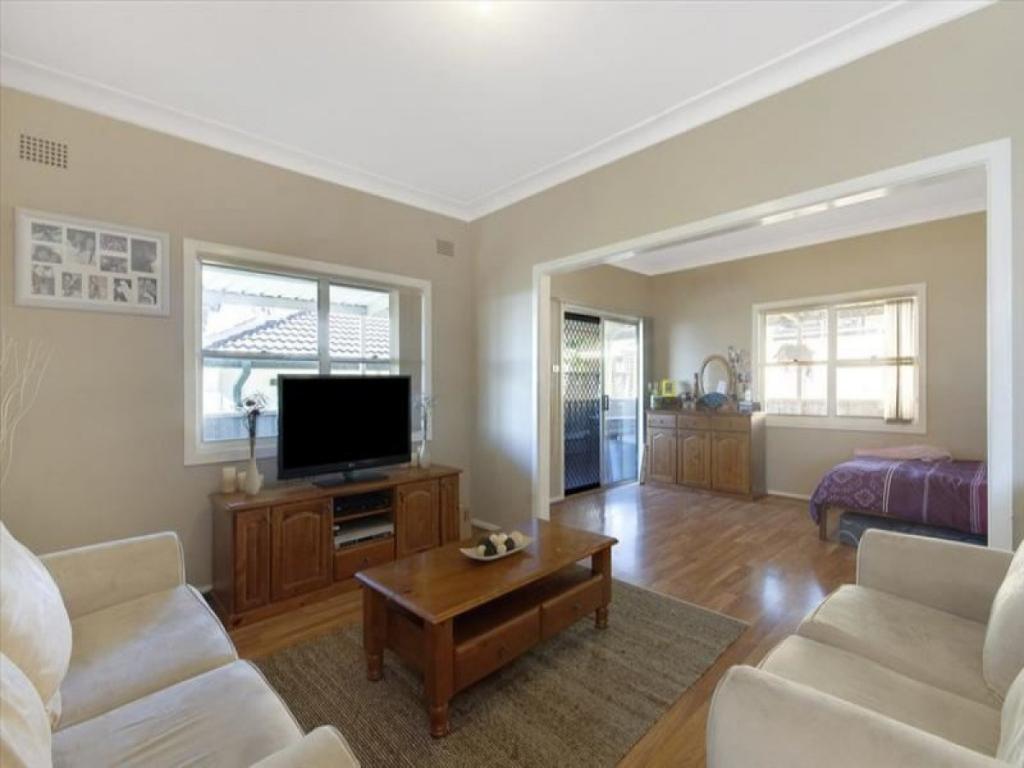 70 Panorama Dr, Farmborough Heights, NSW 2526