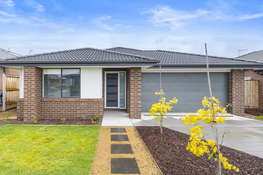 63 Steamboat Ave, Winter Valley, VIC 3358