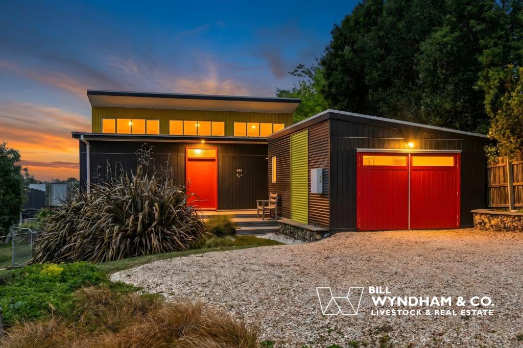 16 Clifton Cl, Wy Yung, VIC 3875