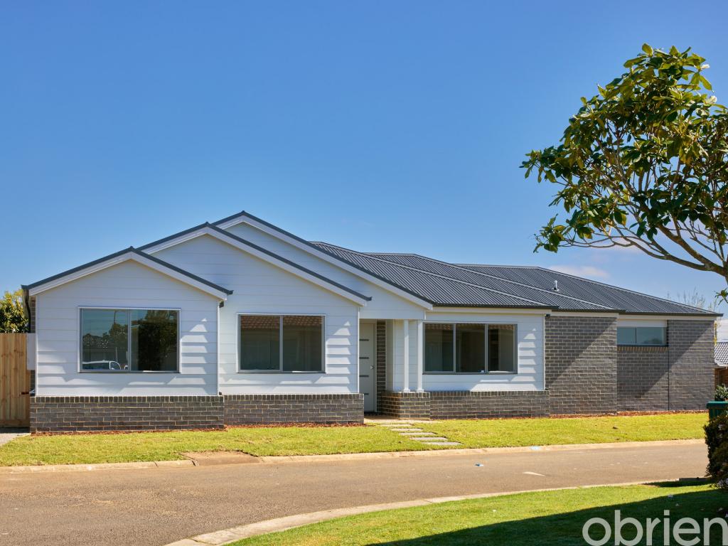 19 Rees Cl, Drouin, VIC 3818