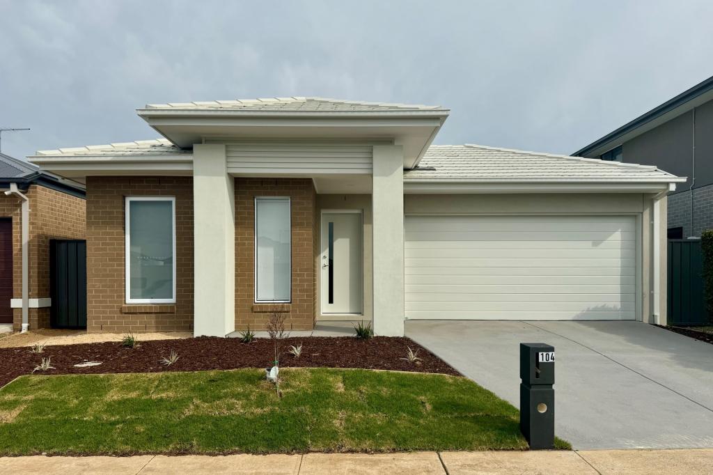 104 Adriatic Cct, Clyde, VIC 3978