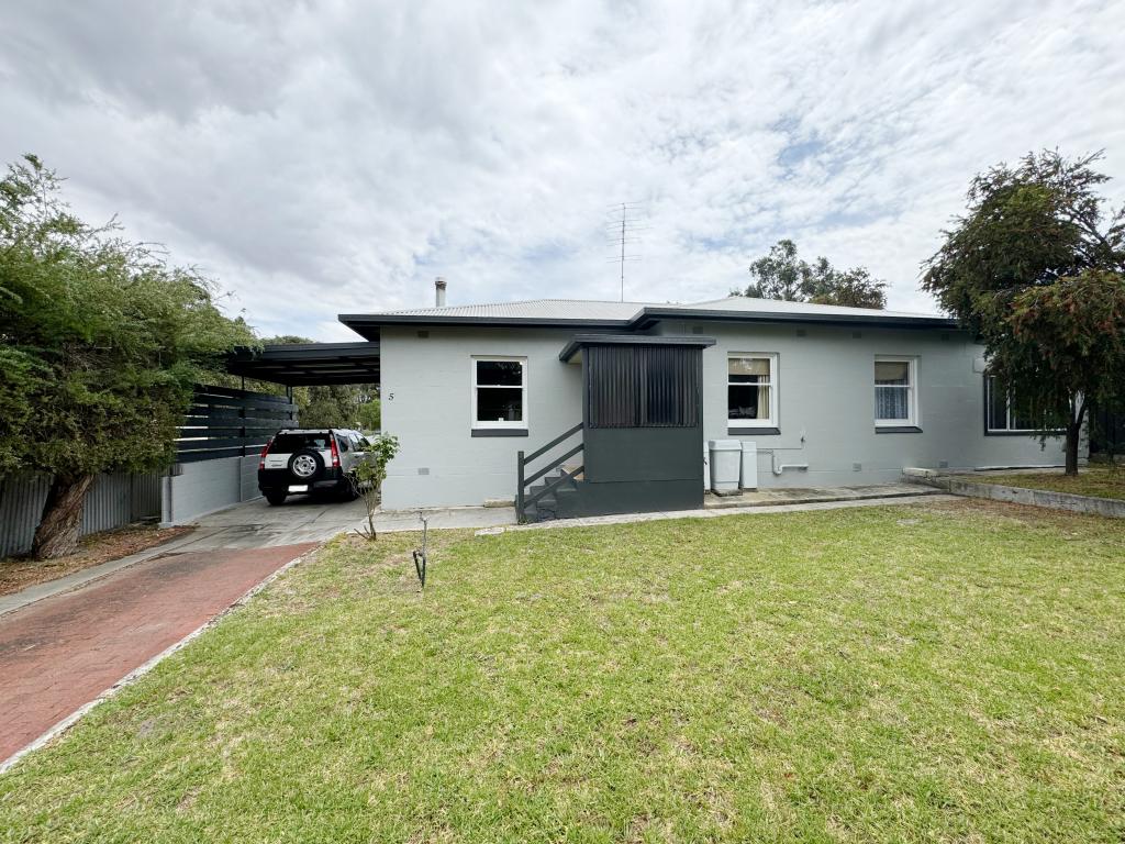 5 Lochiel Ave, Naracoorte, SA 5271