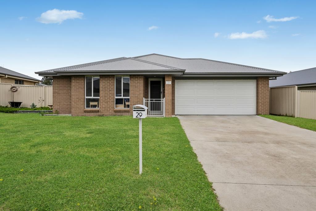 29 AMBER CL, KELSO, NSW 2795