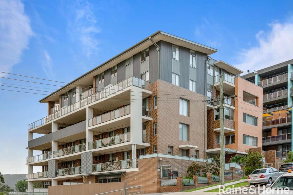 26/10-12 Batley St, West Gosford, NSW 2250