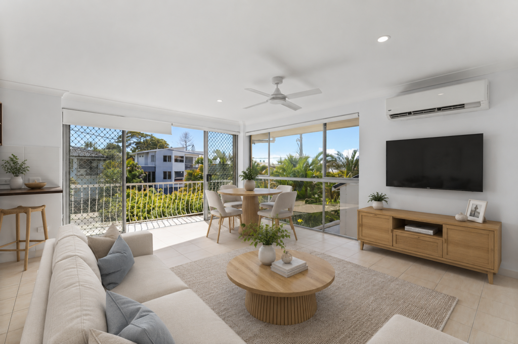 4//16 RIVIERA RD, MIAMI, QLD 4220