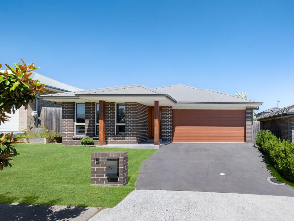 15 Nicholson Pde, Spring Farm, NSW 2570