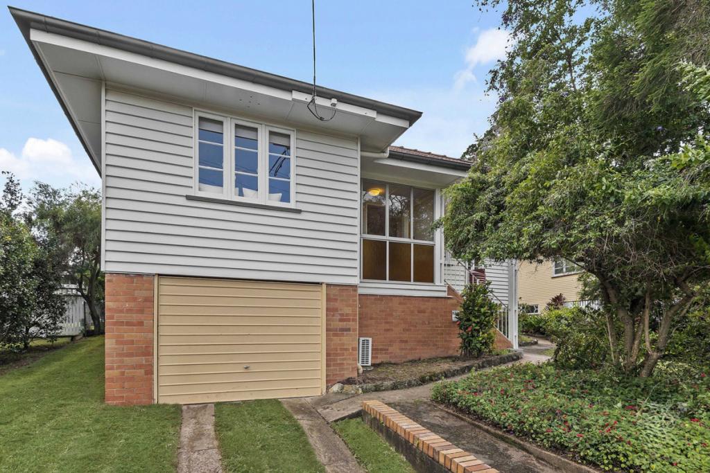 114 Holland Rd, Holland Park, QLD 4121