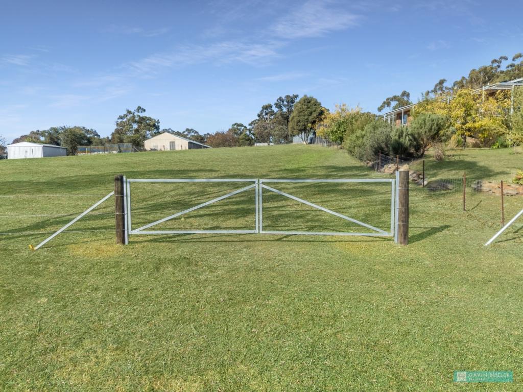 11 Bath Lane, Kangaroo Flat, VIC 3555