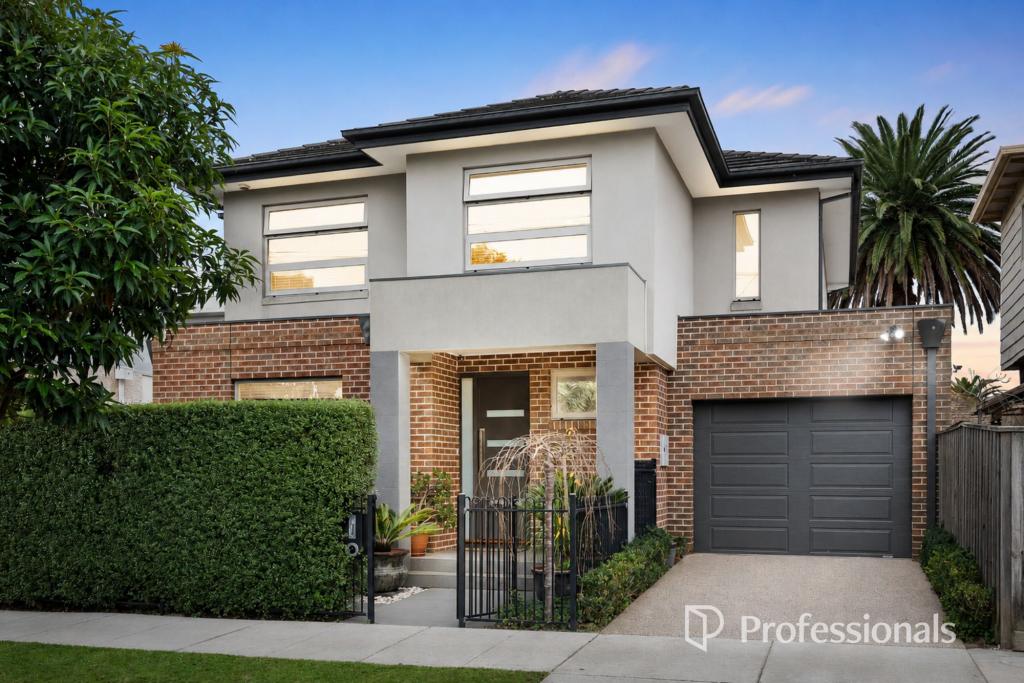42 MACGOWAN AVE, GLEN HUNTLY, VIC 3163