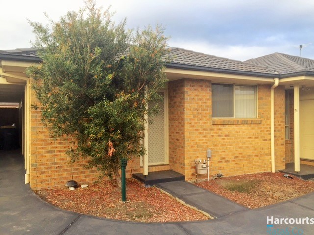 4/23 MIDHOLM CT, THOMASTOWN, VIC 3074