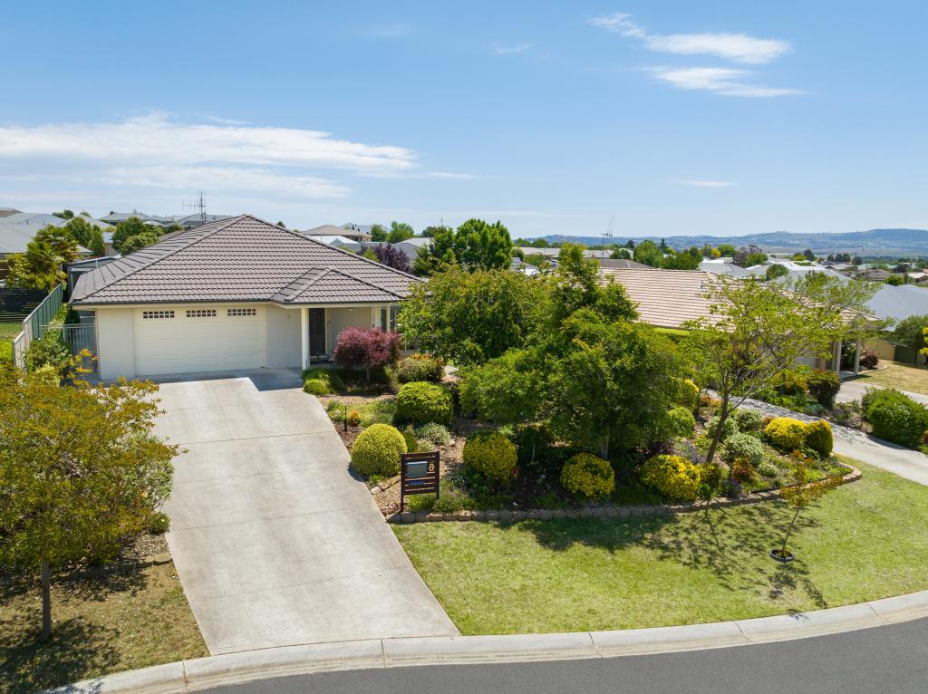 8 Quinn Ct, Llanarth, NSW 2795