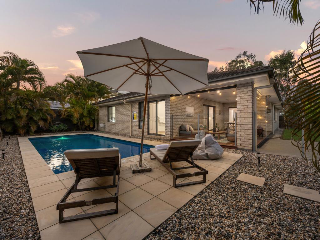 2 Kenneth Dr, Augustine Heights, QLD 4300