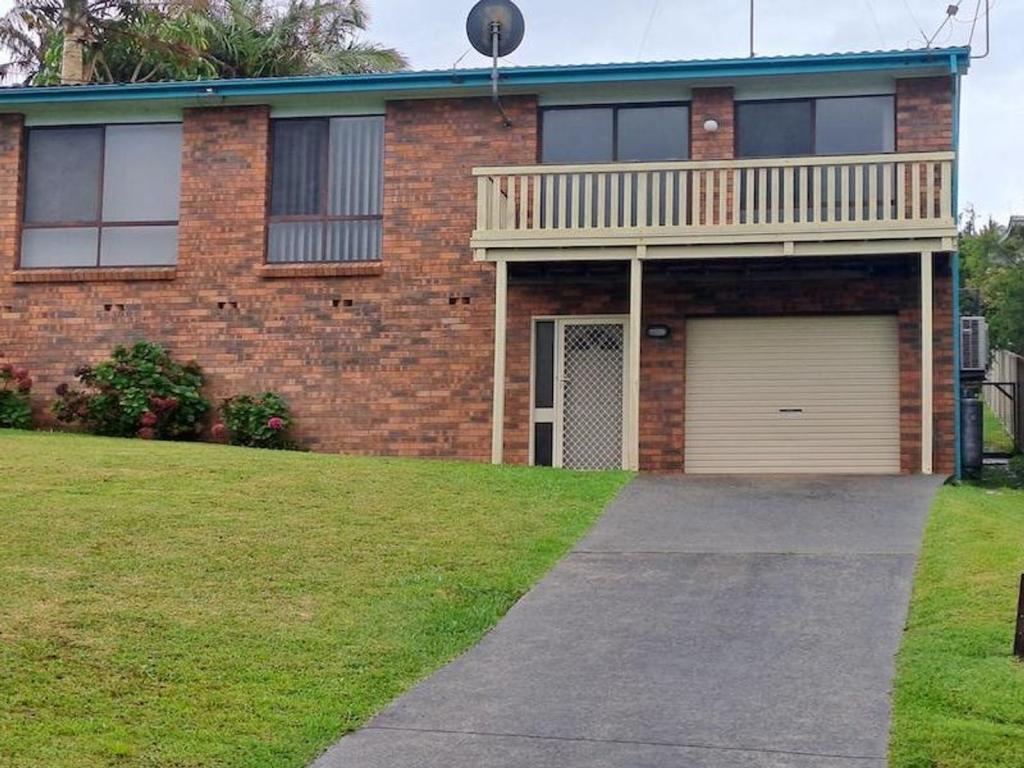 33 Canberra Cres, Burrill Lake, NSW 2539