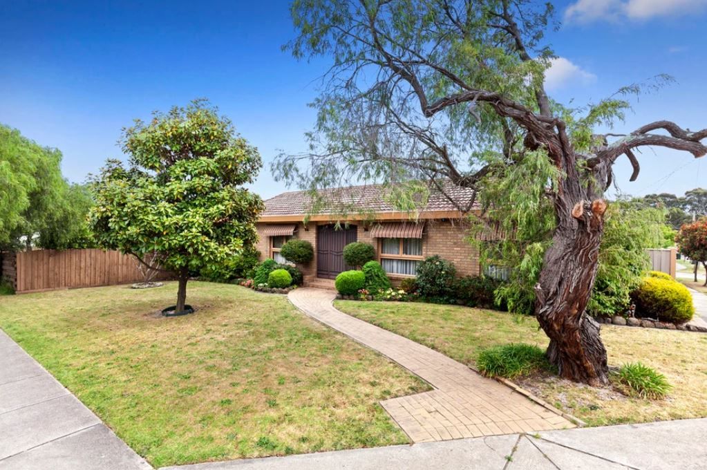 15 Farm Rd, Oakleigh South, VIC 3167