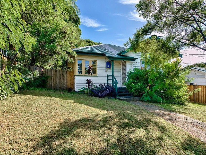 44 Dorrigo St, Stafford Heights, QLD 4053