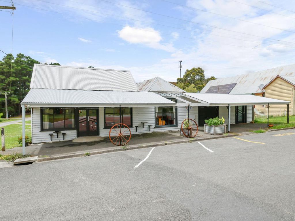 65 Main Rd, Mount Egerton, VIC 3352