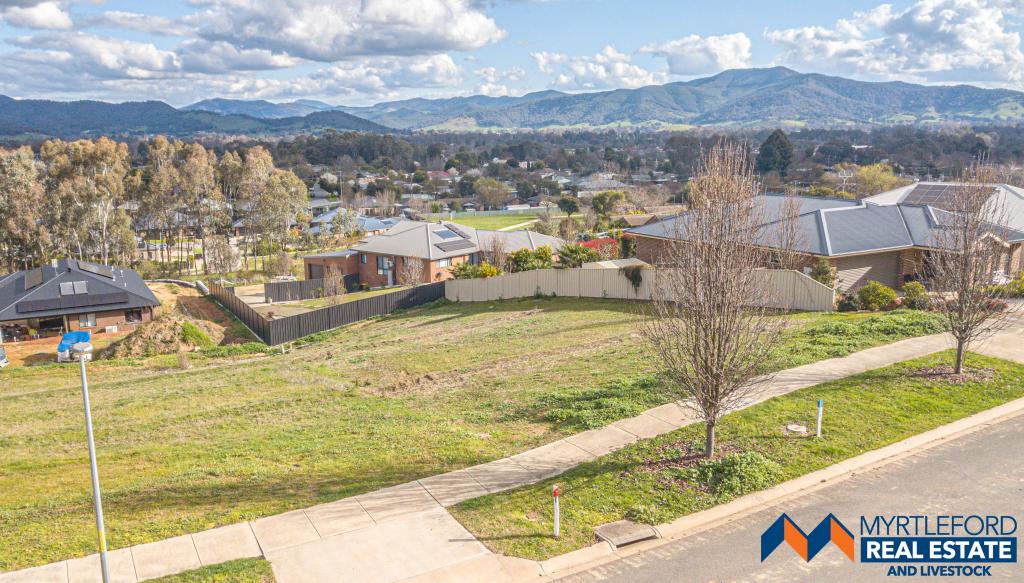 40. RANGEVIEW DR, MYRTLEFORD, VIC 3737