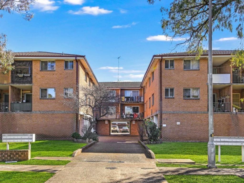 17/25 Cambridge St, Merrylands, NSW 2160