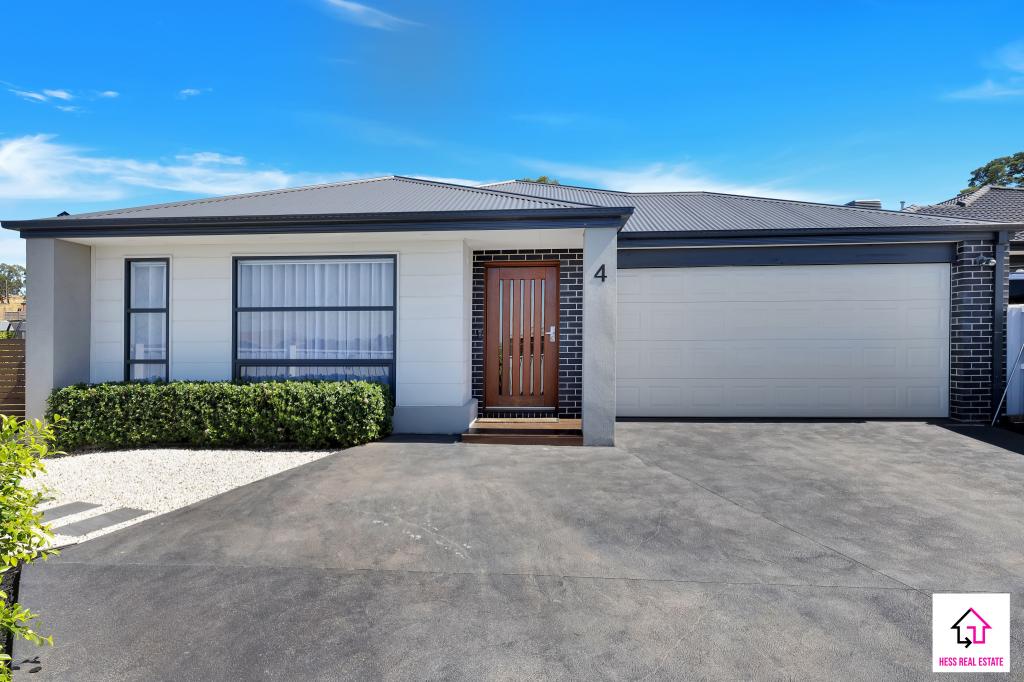 4 STELLA CT, WALLAN, VIC 3756