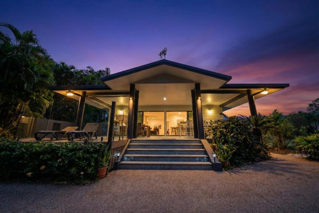 24 Pacific Pde, Mission Beach, QLD 4852