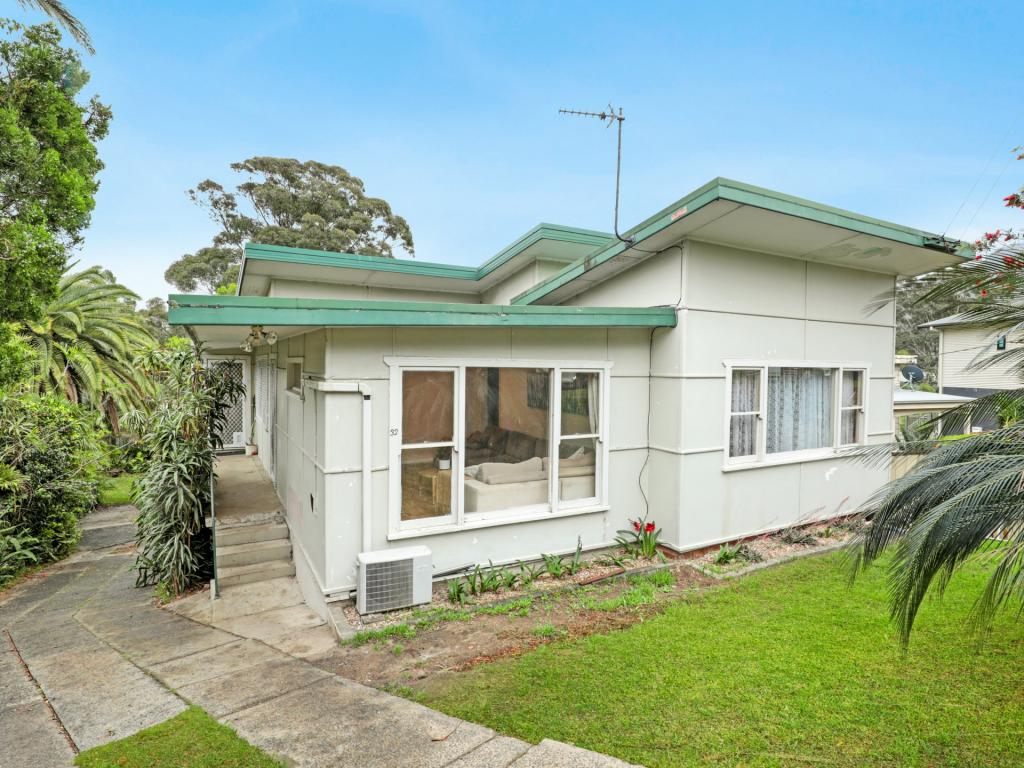 32 Pooraka Ave, West Wollongong, NSW 2500