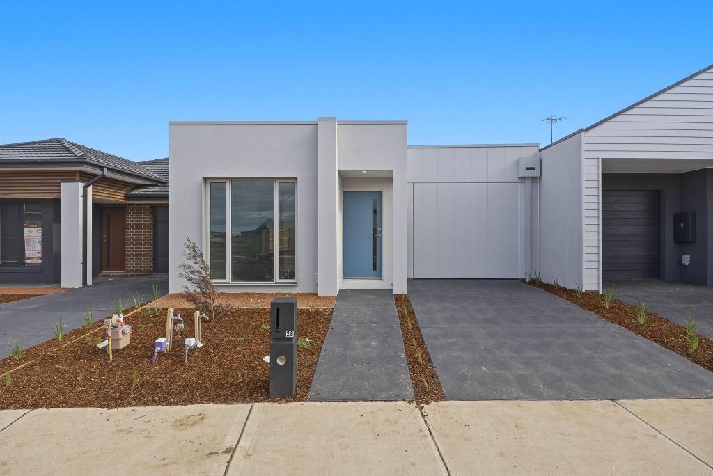 28 Magdala Rd, Clyde North, VIC 3978