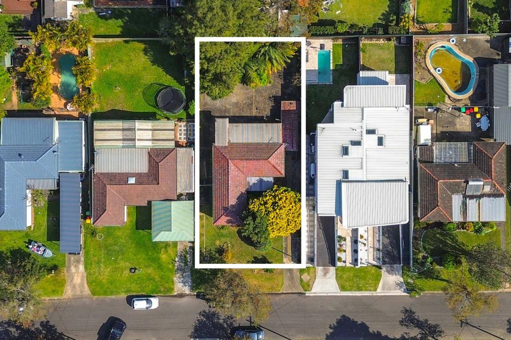 12 Taloma St, Picnic Point, NSW 2213