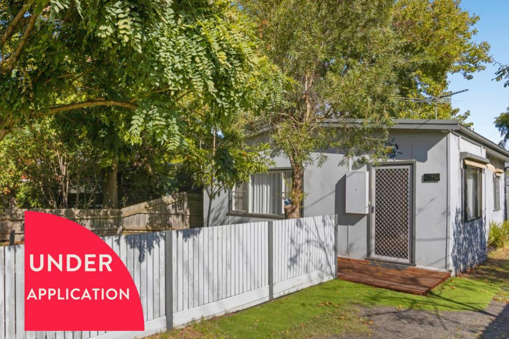 90 Fourth Ave, Rosebud, VIC 3939