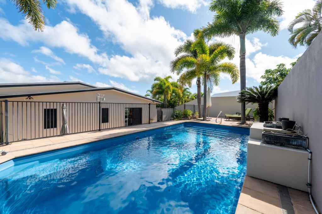 5 Whitehaven Cres, Cannonvale, QLD 4802