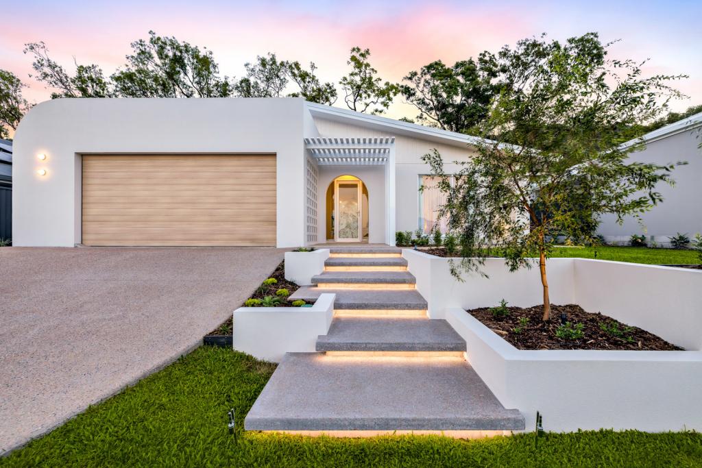 15 Barrier Dr, Kewarra Beach, QLD 4879