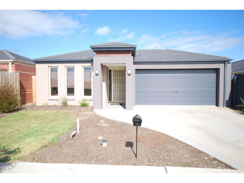 9 Cleopatra Dr, Cranbourne, VIC 3977