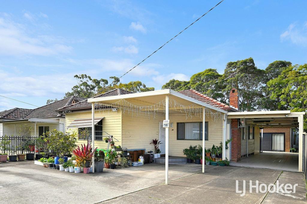 39 Hector St, Sefton, NSW 2162