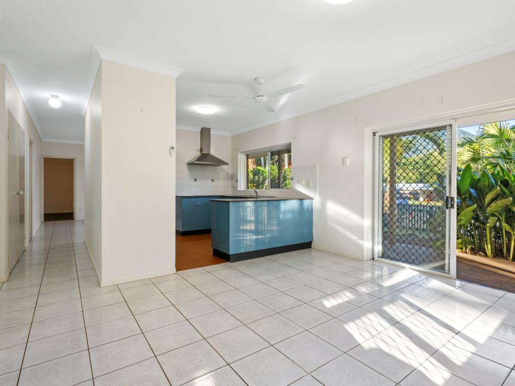 3 Lomatia Cl, Redlynch, QLD 4870