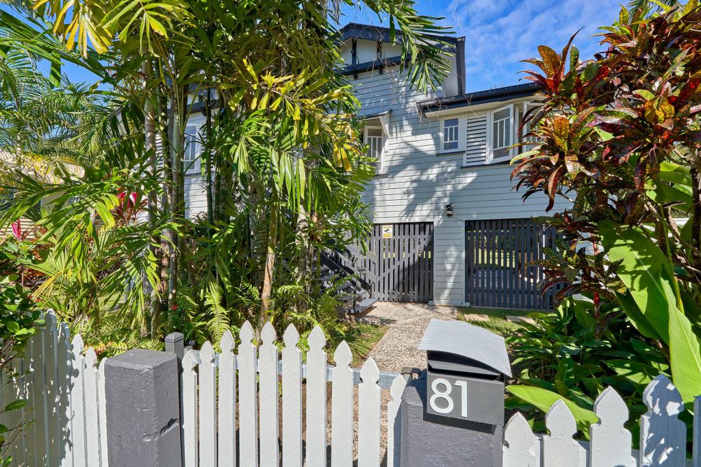 81 Hayward St, Mooroobool, QLD 4870