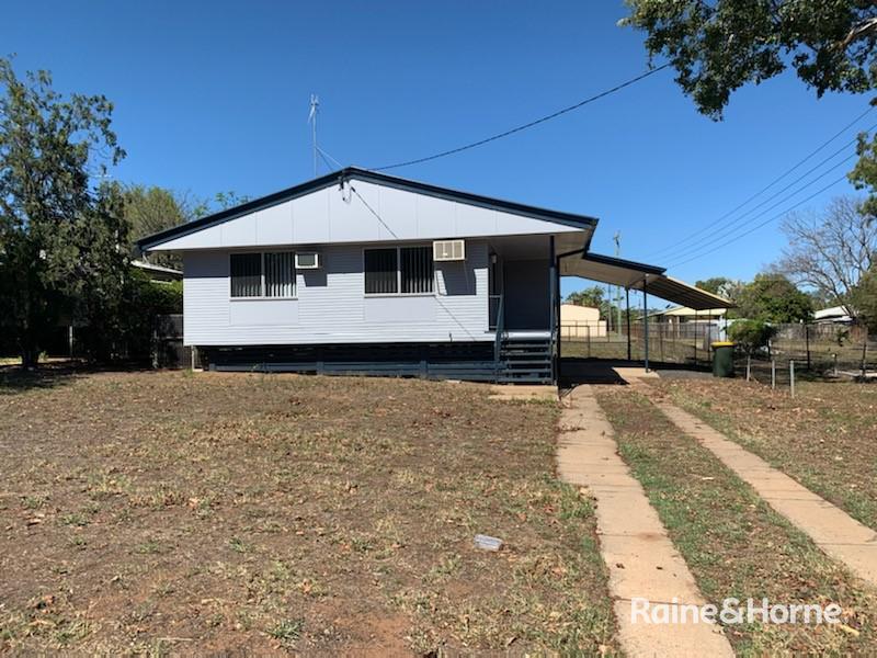 17 Lawrence St, Moranbah, QLD 4744