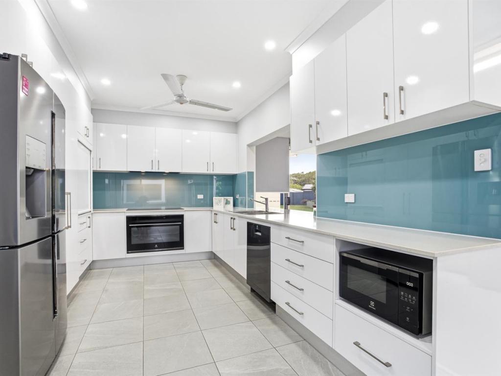 12 Illich St, Kurrimine Beach, QLD 4871